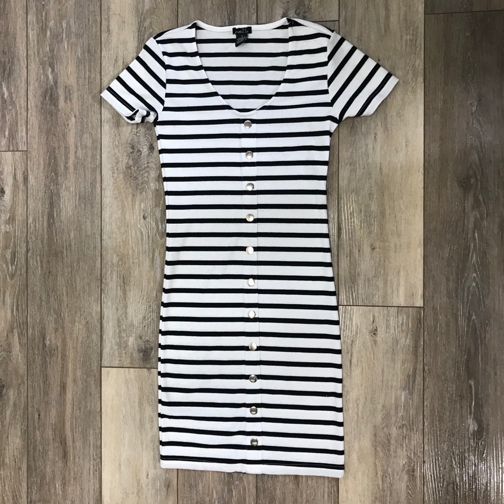 Rue 21: Black and White Bodycon Dress S